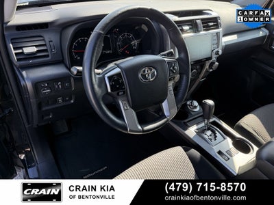 2024 Toyota 4Runner SR5 - 4WD / CLEAN CARFAX / ONE OWNER