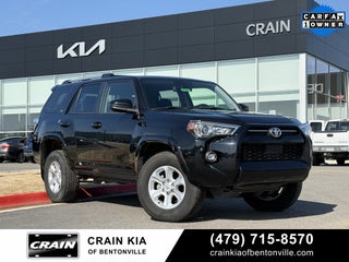 2024 Toyota 4Runner SR5 - 4WD / CLEAN CARFAX / ONE OWNER