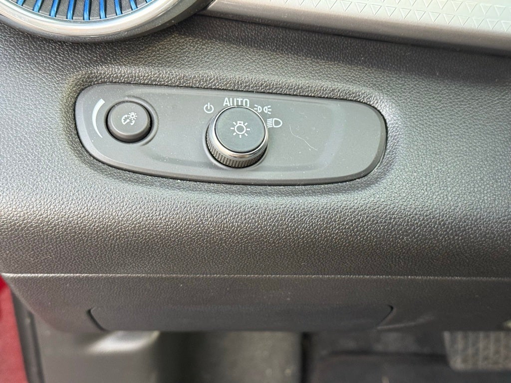 2025 Chevrolet Trax LT - CLEAN CARFAX / ONE OWNER