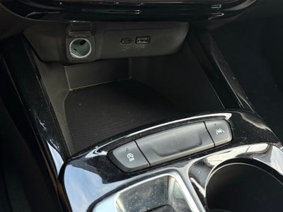 2025 Chevrolet Trax LT - CLEAN CARFAX / ONE OWNER