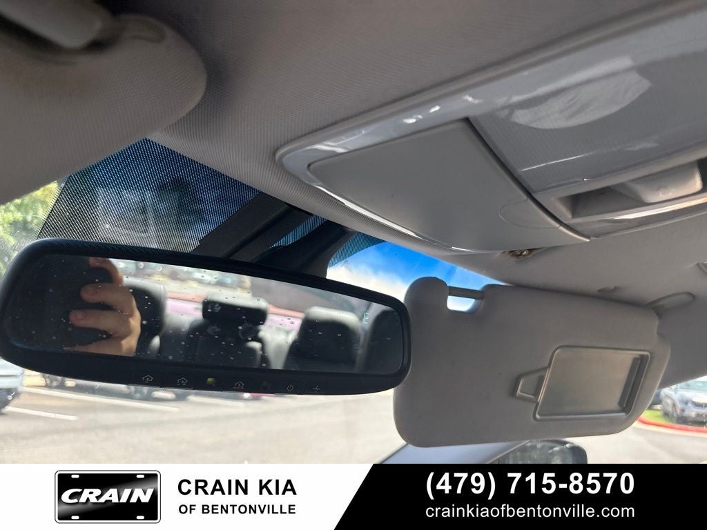 2011 Hyundai Genesis 4.6 - AWD / SUNROOF / ONE OWNER