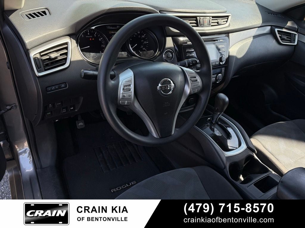 2016 Nissan Rogue SV - AWD / CLEAN CARFAX
