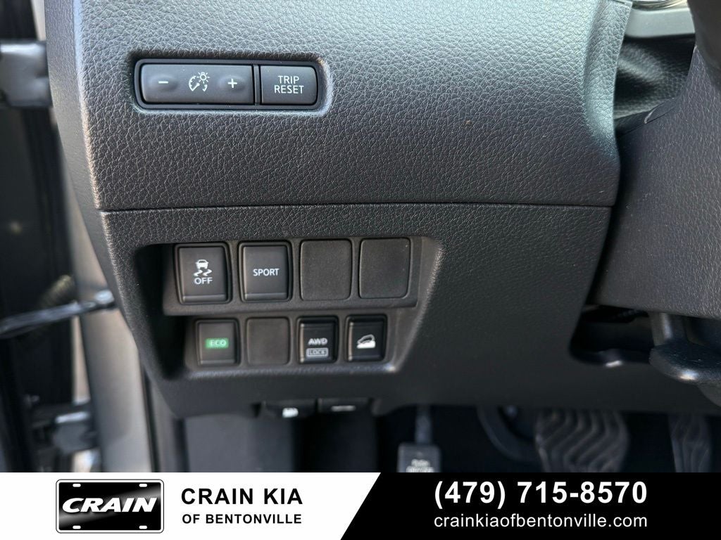 2016 Nissan Rogue SV - AWD / CLEAN CARFAX