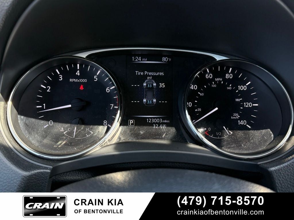 2016 Nissan Rogue SV - AWD / CLEAN CARFAX