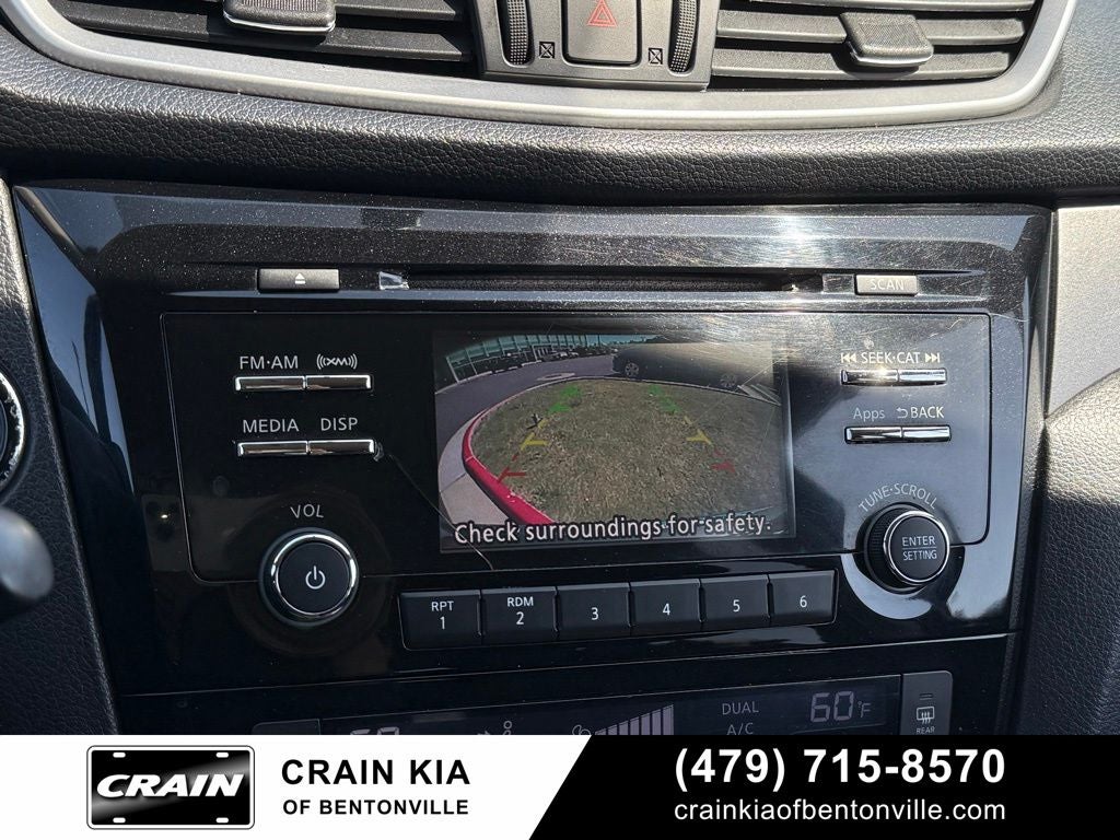 2016 Nissan Rogue SV - AWD / CLEAN CARFAX