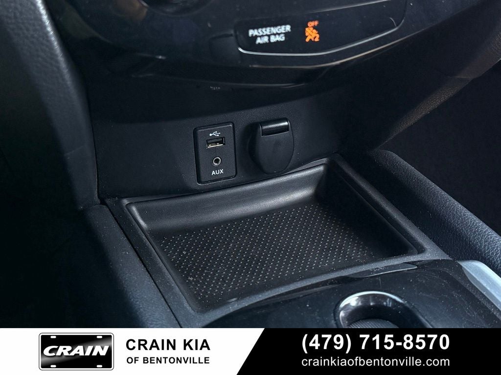 2016 Nissan Rogue SV - AWD / CLEAN CARFAX