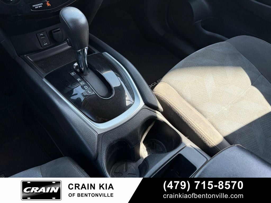 2016 Nissan Rogue SV - AWD / CLEAN CARFAX