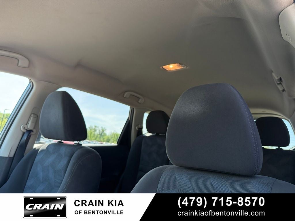 2016 Nissan Rogue SV - AWD / CLEAN CARFAX