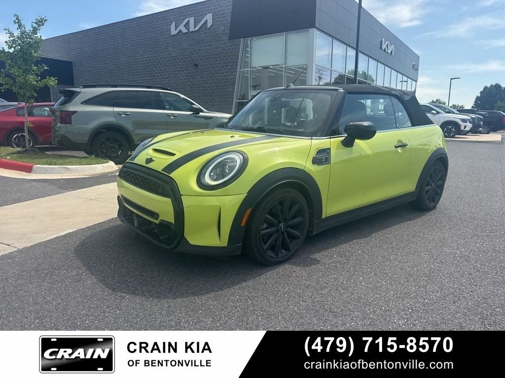 2022 MINI Convertible Cooper S's photo