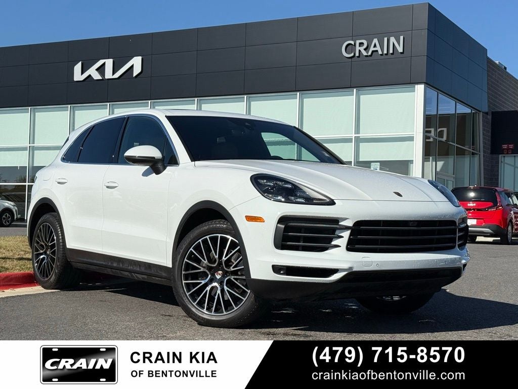 2019 Porsche Cayenne Base - AWD / PANORAMIC SUNROOF / CLEAN CARFAX