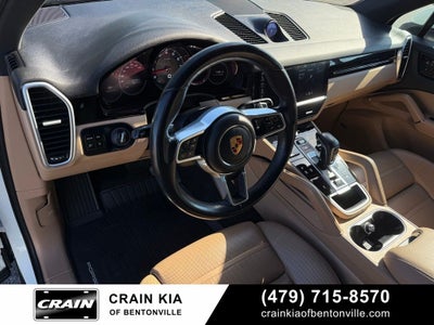 2019 Porsche Cayenne Base - AWD / PANORAMIC SUNROOF / CLEAN CARFAX