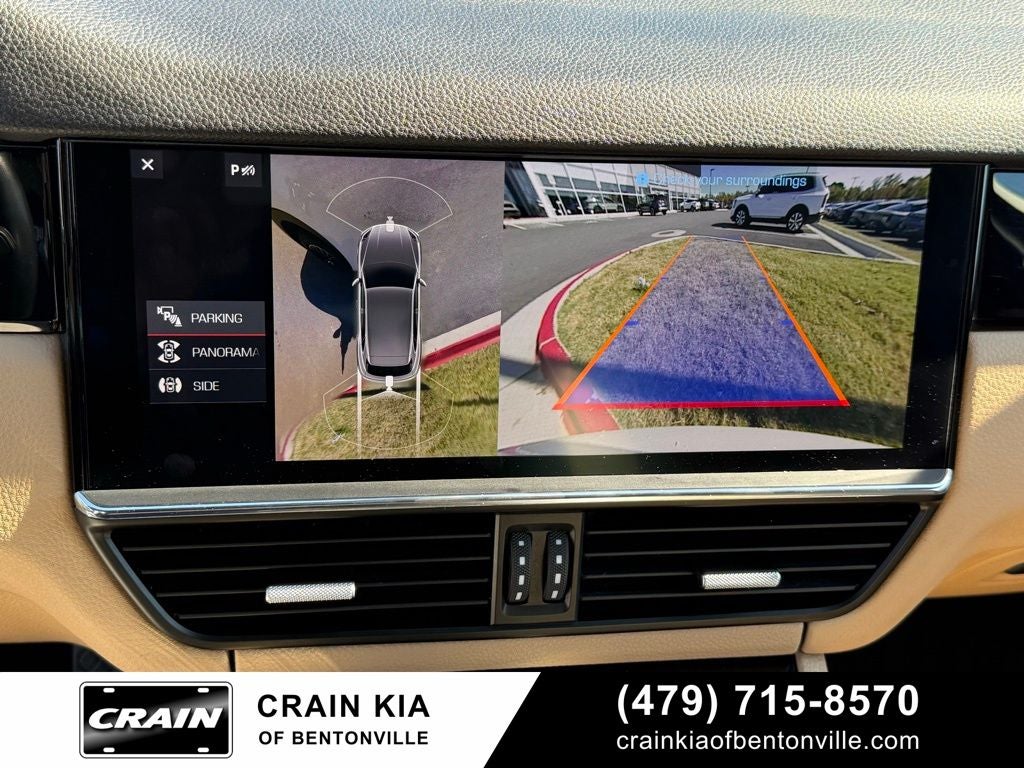 2019 Porsche Cayenne Base - AWD / PANORAMIC SUNROOF / CLEAN CARFAX
