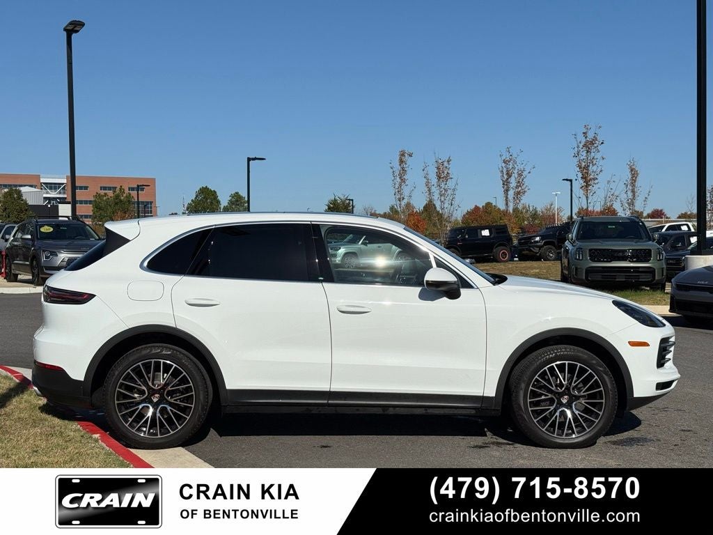 2019 Porsche Cayenne Base - AWD / PANORAMIC SUNROOF / CLEAN CARFAX