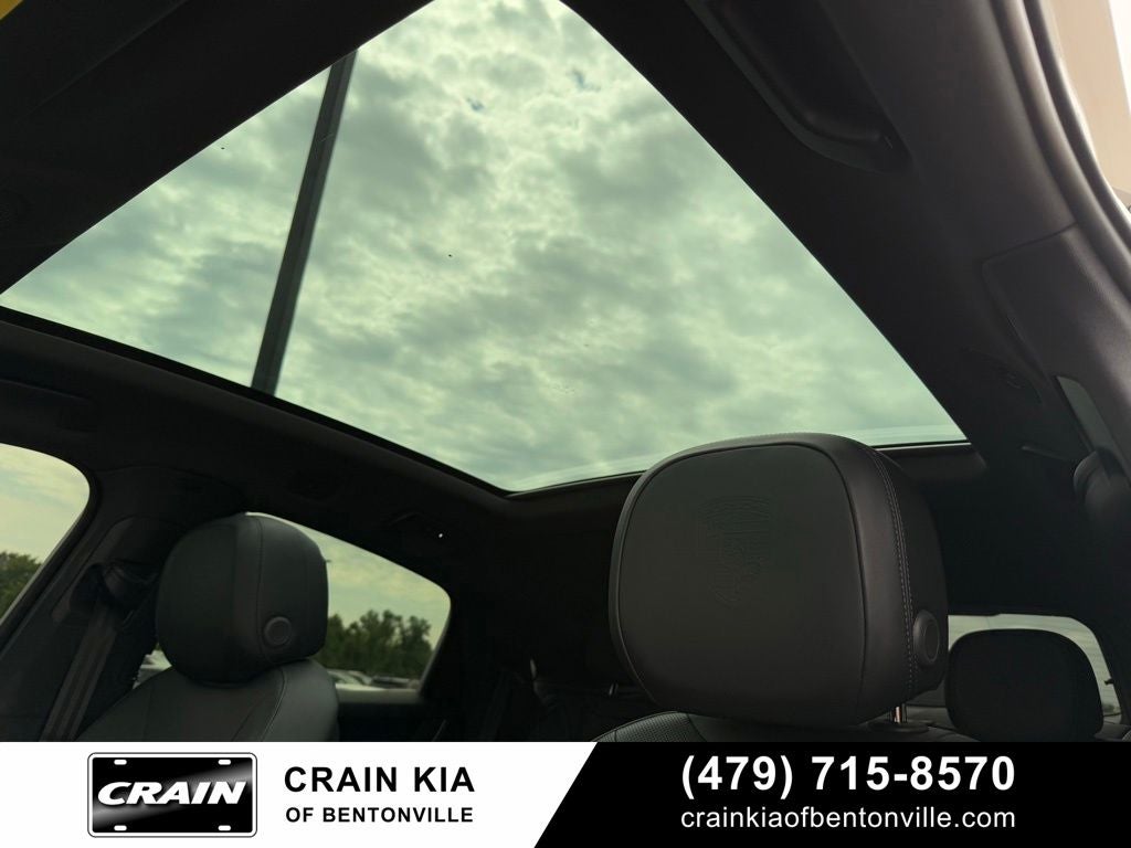 2024 Porsche Cayenne Coupe S - AWD / PANORAMIC SUNROOF / ONE OWNER