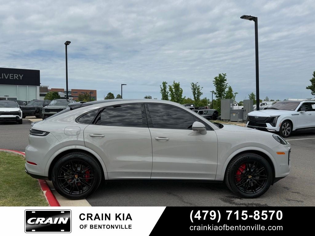 2024 Porsche Cayenne Coupe S - AWD / PANORAMIC SUNROOF / ONE OWNER