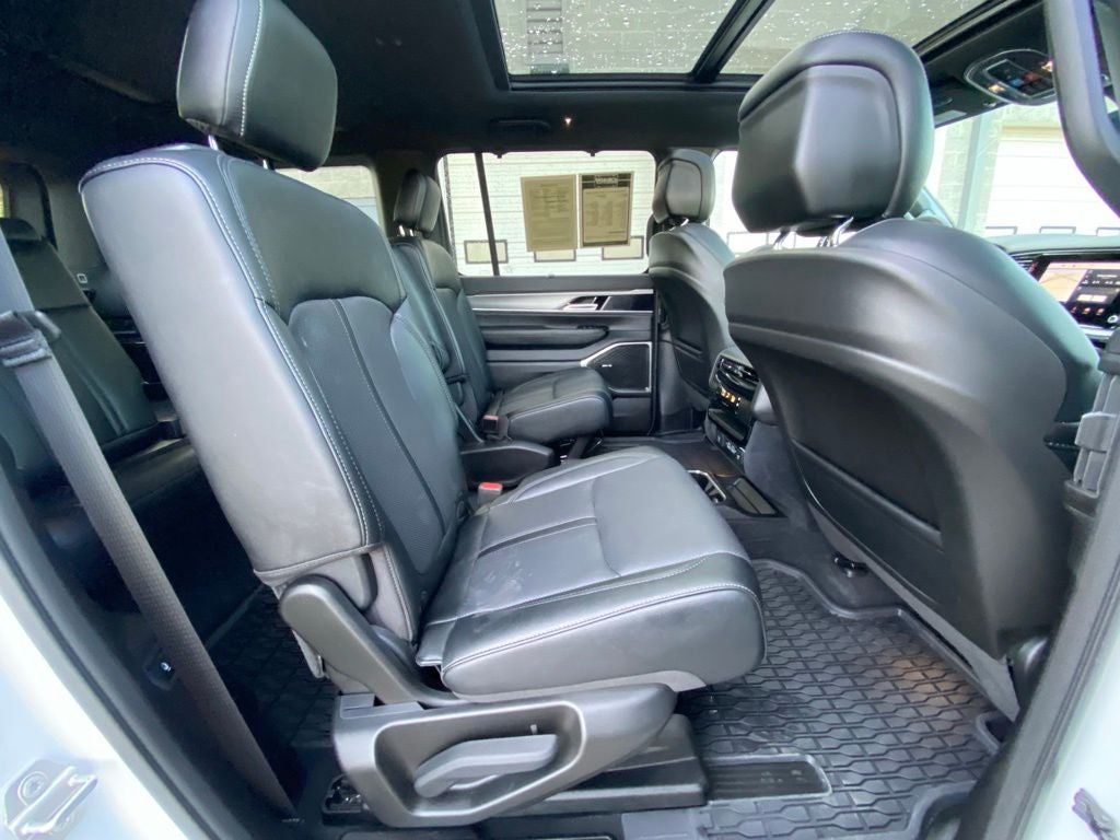 2024 Jeep Wagoneer Series II 4X4 / LEATHER / MOONROOF / LOADED