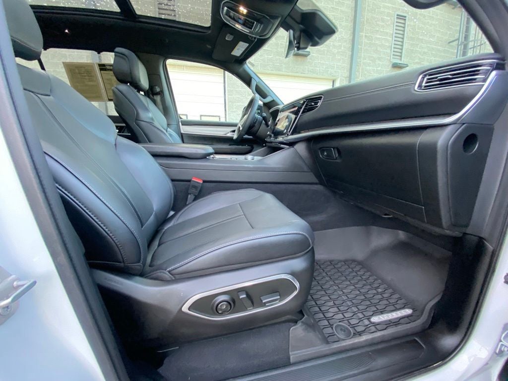 2024 Jeep Wagoneer Series II 4X4 / LEATHER / MOONROOF / LOADED