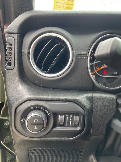 2022 Jeep Gladiator Overland 4X4 / NAV / CLEAN CARFAX