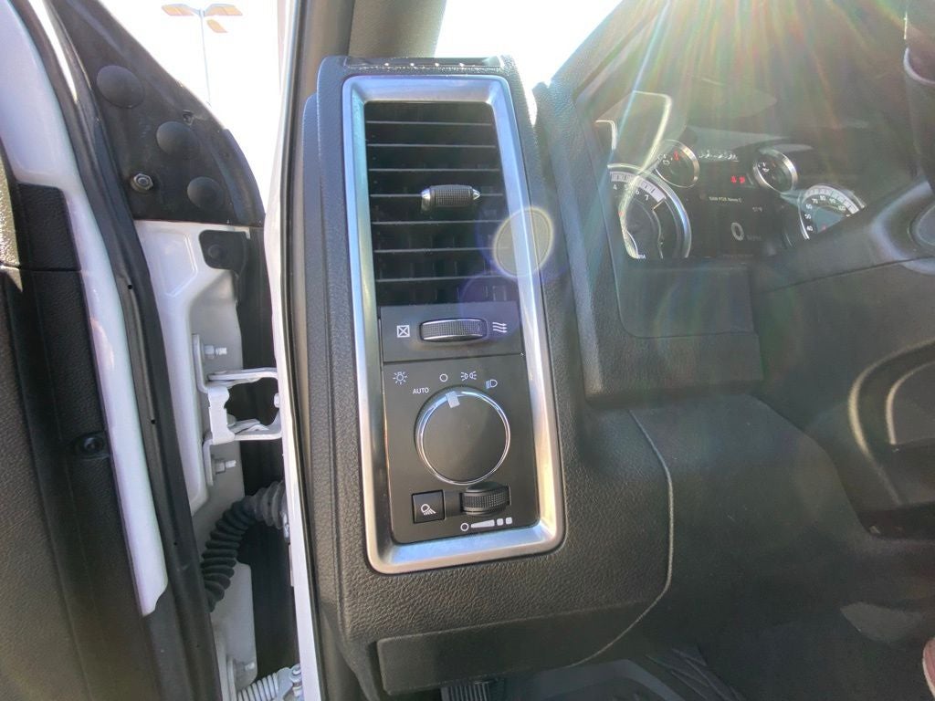 2021 RAM 1500 Classic Warlock REMOTE START / BACK UP CAM