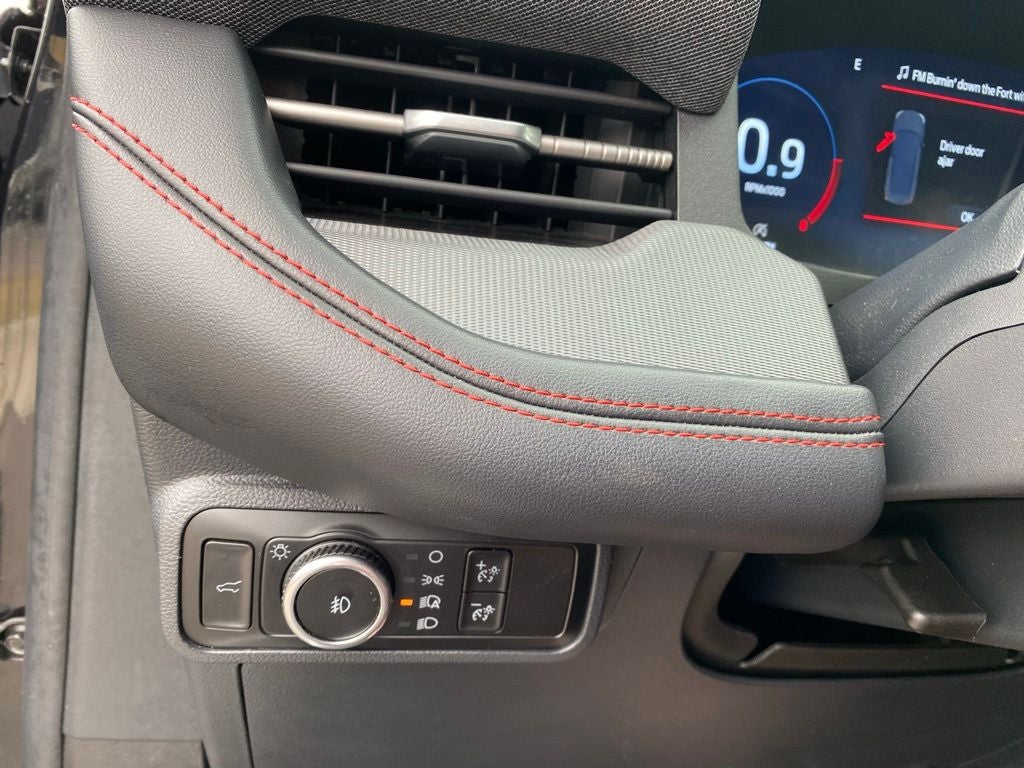 2025 Ford Explorer ST-Line 4X4 / HEATED SEATS / ONE OWNER