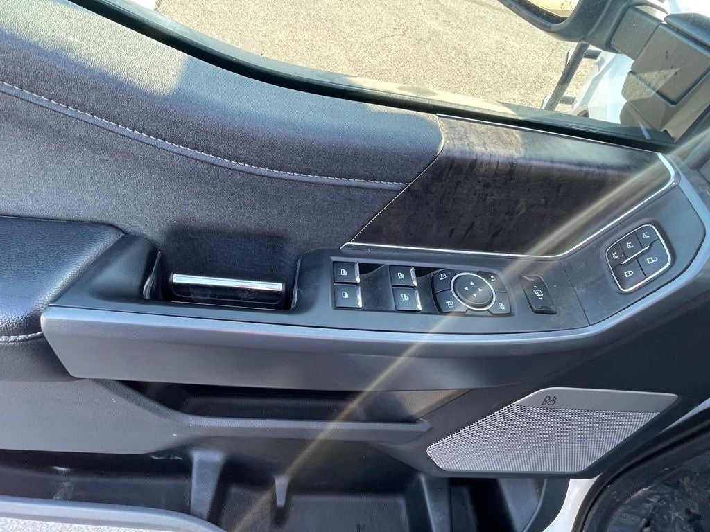 2024 Ford F-350SD Lariat 4X4 / NAV / HEATED SEATS