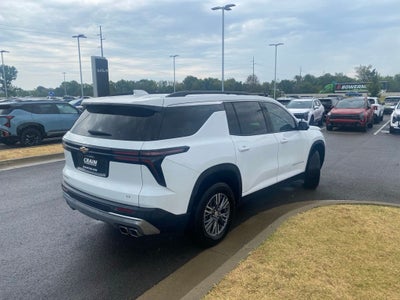 2024 Chevrolet Traverse LT