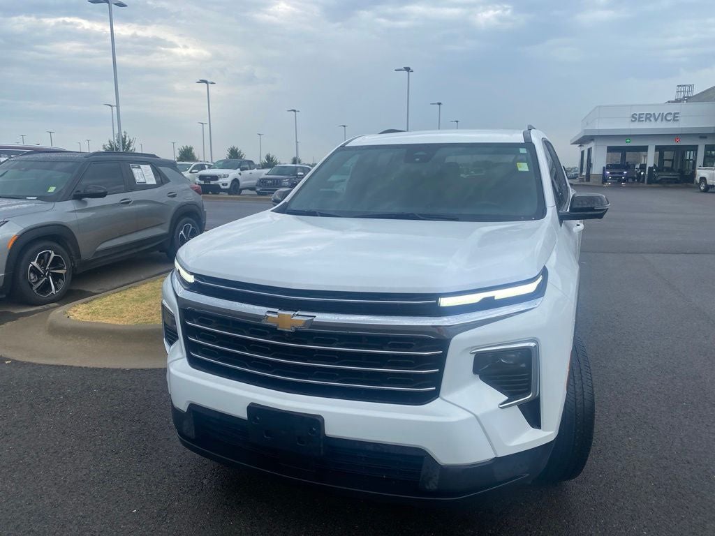2024 Chevrolet Traverse LT