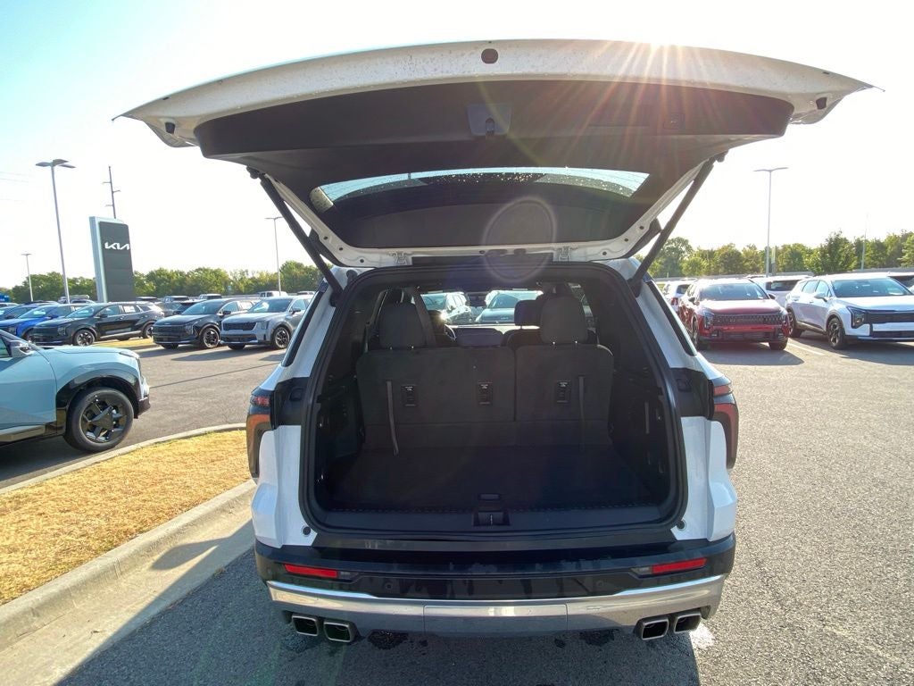 2024 Chevrolet Traverse LT
