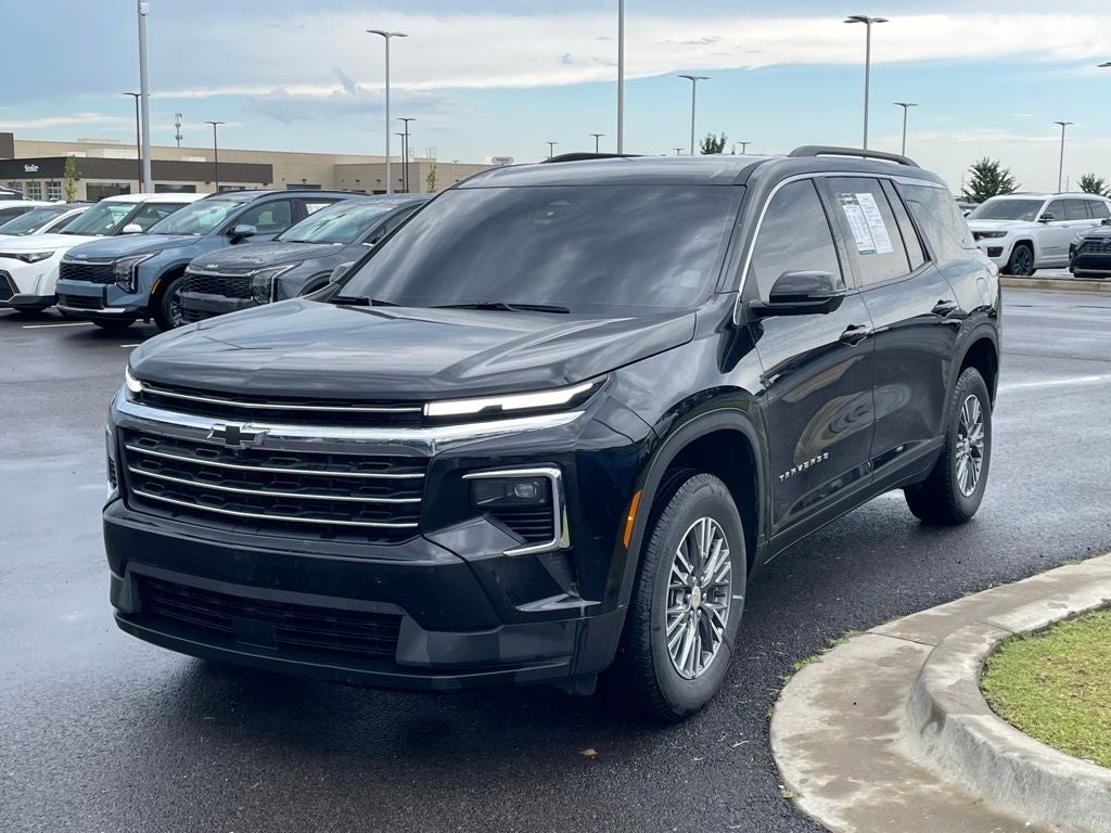 2025 Chevrolet Traverse LT