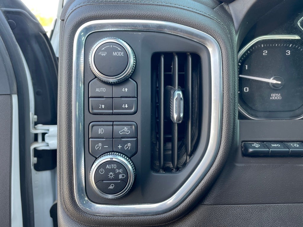 2021 GMC Sierra 3500HD Denali 4X4 / MOONROOF / ONE OWNER