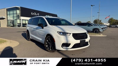 2024 Chrysler Pacifica Touring L HEATED SEATS / LEATHER / 3RD ROW