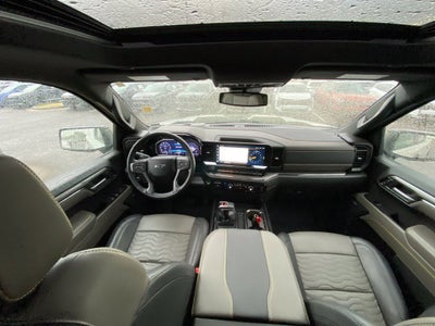 2024 Chevrolet Silverado 1500 ZR2 ONE OWNER / 4X4 / HEATED AND COOLED SEATS