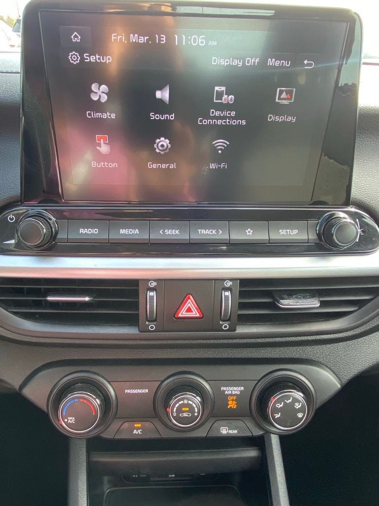 2024 Kia Forte LXS ONE OWNER / CLEAN CARFAX