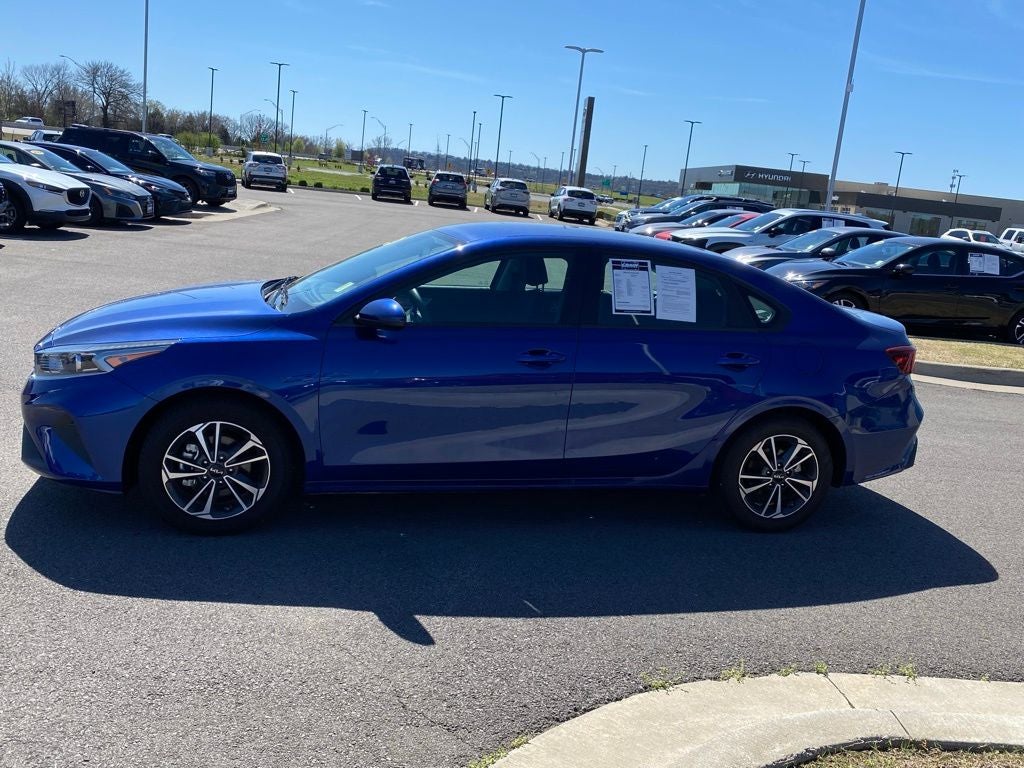 2024 Kia Forte LXS ONE OWNER / CLEAN CARFAX