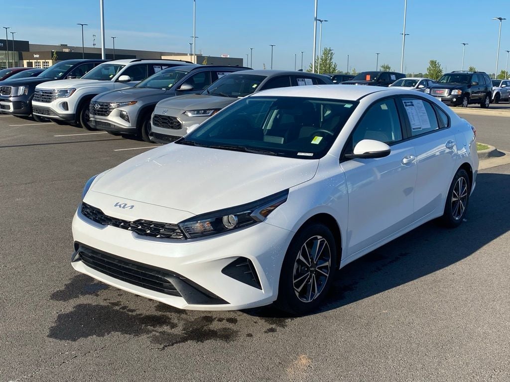 2024 Kia Forte LXS CPO / TECH PACKAGE