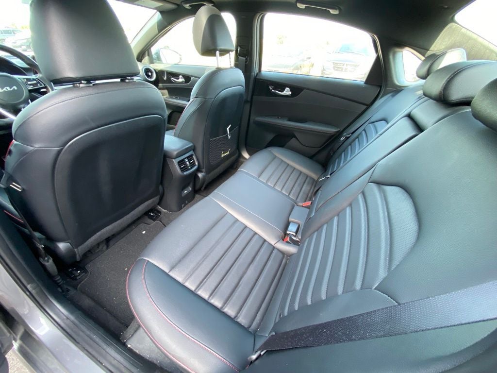 2024 Kia Forte GT SUNROOF / HEATED AND COOLED SEATS / NAV