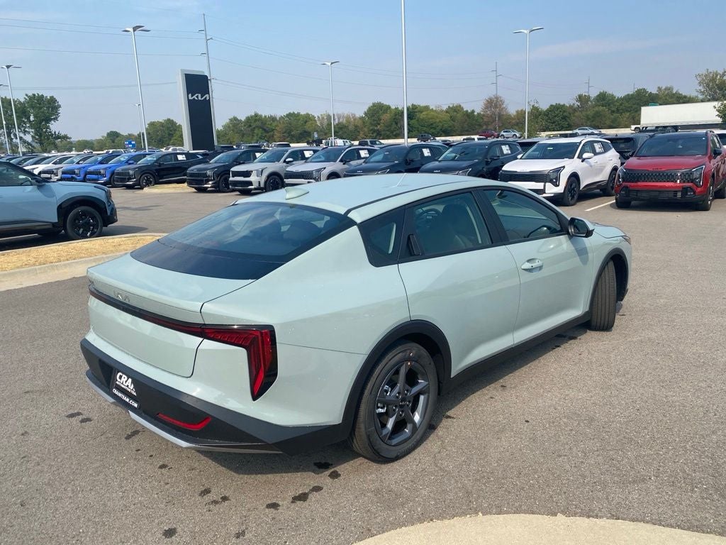 2026 Kia K4 LXS