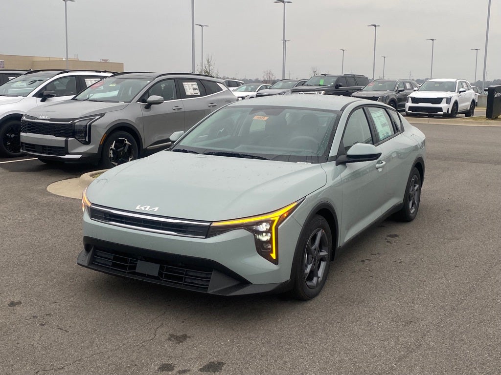 2025 Kia K4 LXS