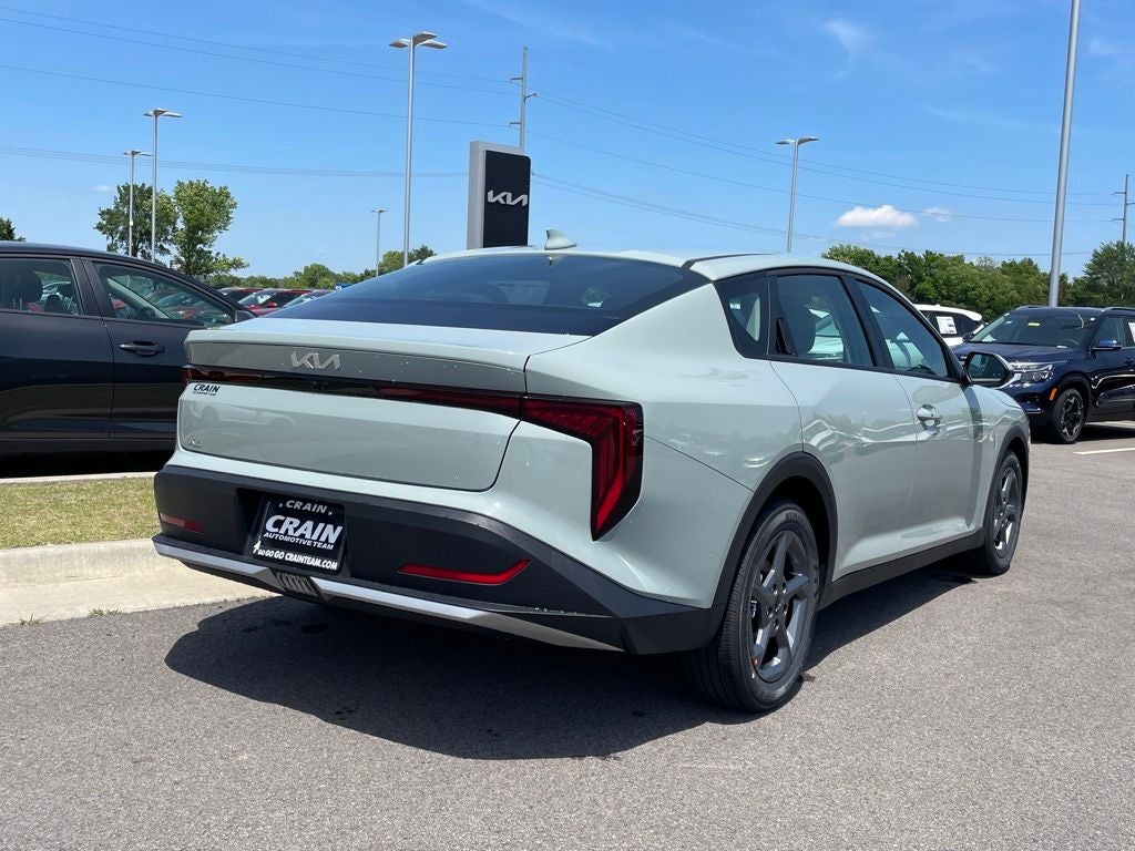 2026 Kia K4 LXS