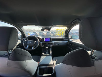 2025 Toyota Tacoma TRD Off-Road 4X4 / ONE OWNER