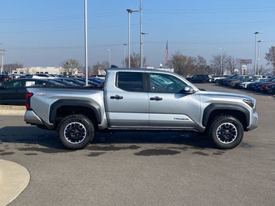 2025 Toyota Tacoma TRD Off-Road 4X4 / ONE OWNER