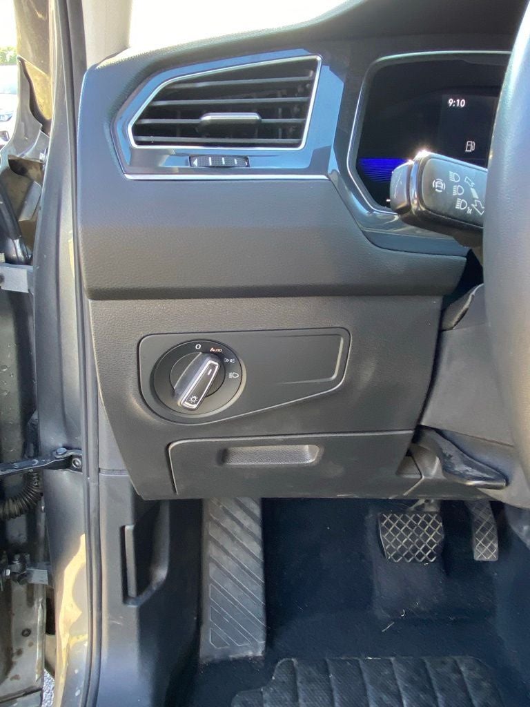 2022 Volkswagen Tiguan 2.0T SE MOONROOF