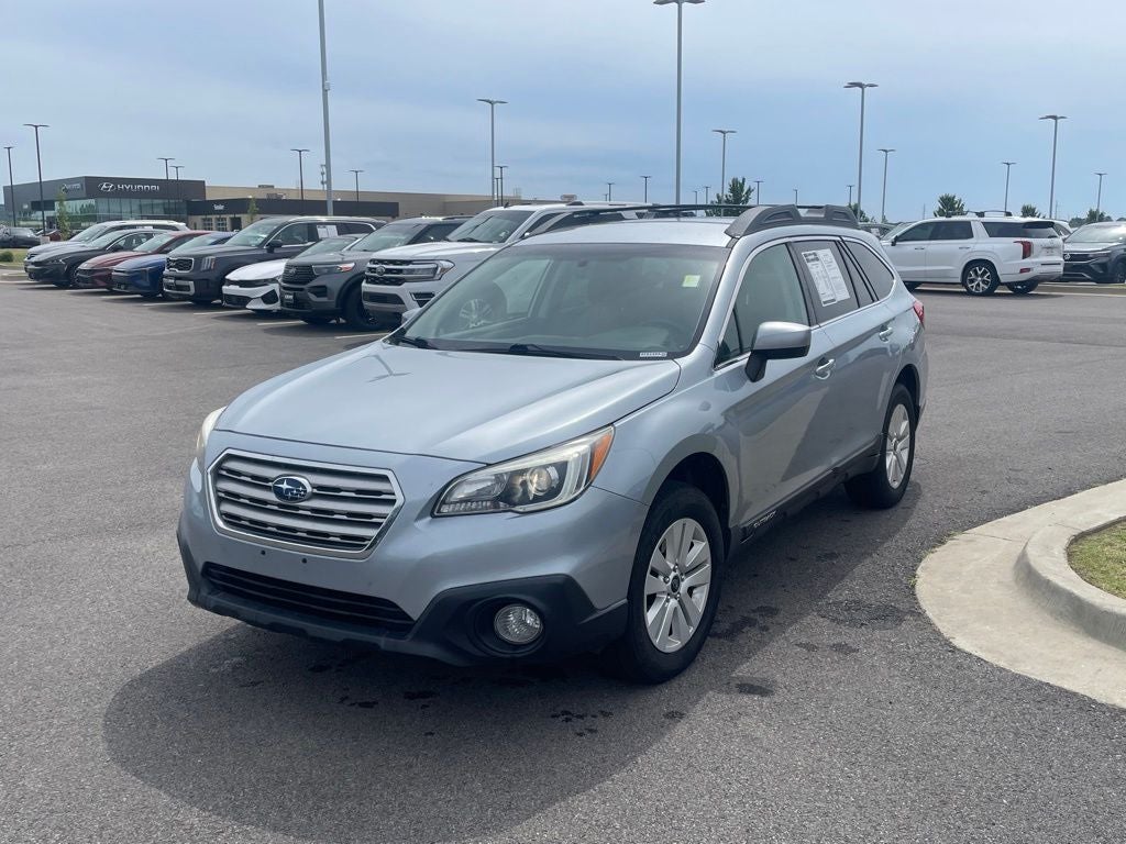 2017 Subaru Outback 2.5i Premium AWD /