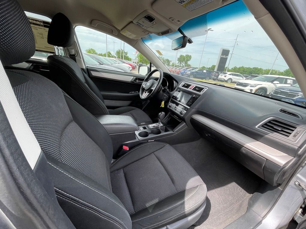 2017 Subaru Outback 2.5i Premium AWD /