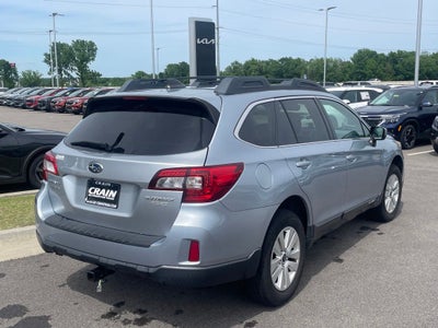 2017 Subaru Outback 2.5i Premium AWD /