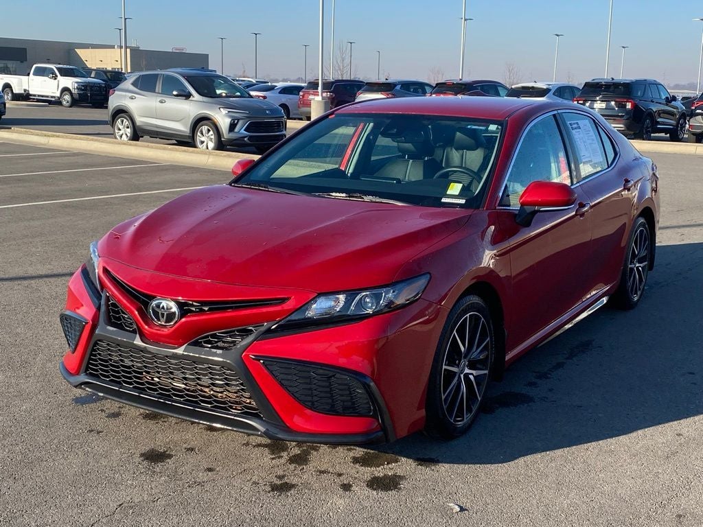 2021 Toyota Camry SE ONE OWNER / CLEAN CARFAX