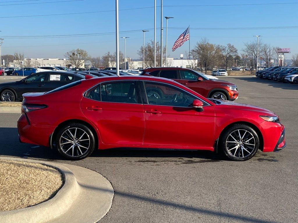 2021 Toyota Camry SE ONE OWNER / CLEAN CARFAX