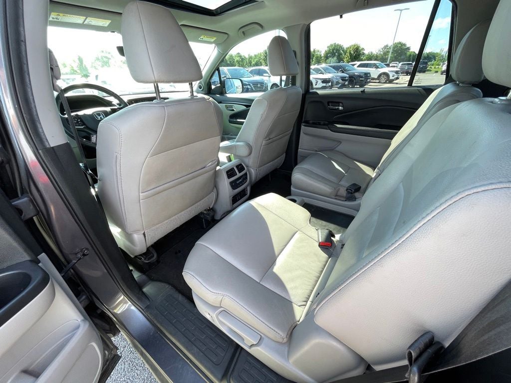 2021 Honda Pilot Touring 7 Passenger / 3RD ROW