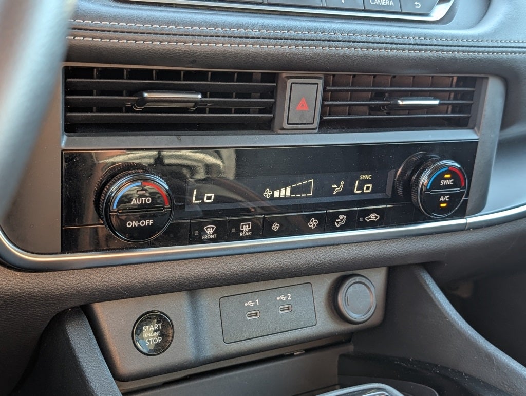 2024 Nissan Rogue SV AWD / ONE OWNER / CLEAN CARFAX