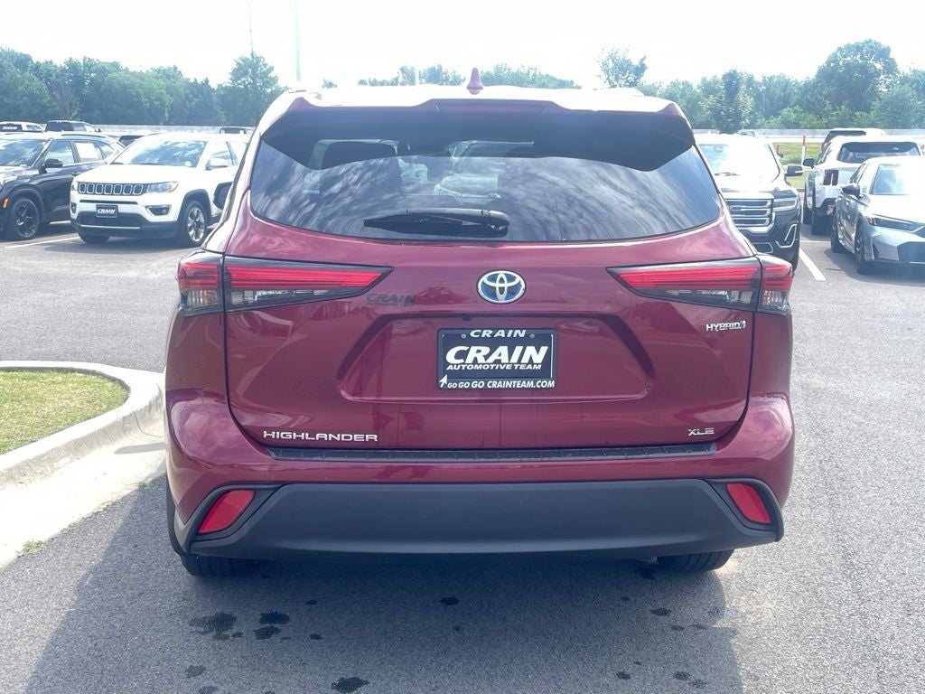 2023 Toyota Highlander Hybrid XLE HEATED SEATS / ONE OWNER / CLEAN CARFAX